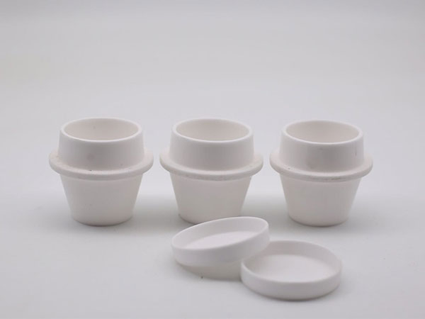 醴陵市茶山萬(wàn)財(cái)坩堝瓷業(yè)有限公司,醴陵碳硫氮?dú)浞治龊牟匿N售,熱分析坩堝銷售,氧化鋁坩堝哪里好